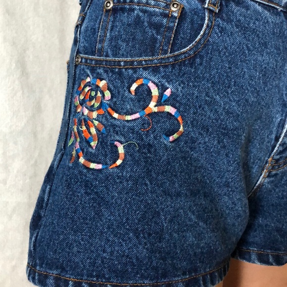 Rue21 Denim Shorts with embrodery - Picture 4 of 5